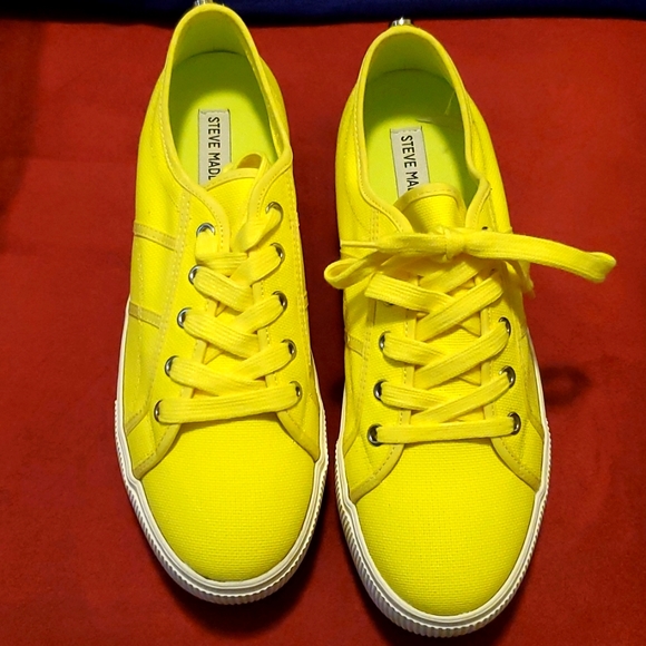 Steve Madden Shoes - Steve Madden Neon Yellow Canvas 💛 Sneakers size 10